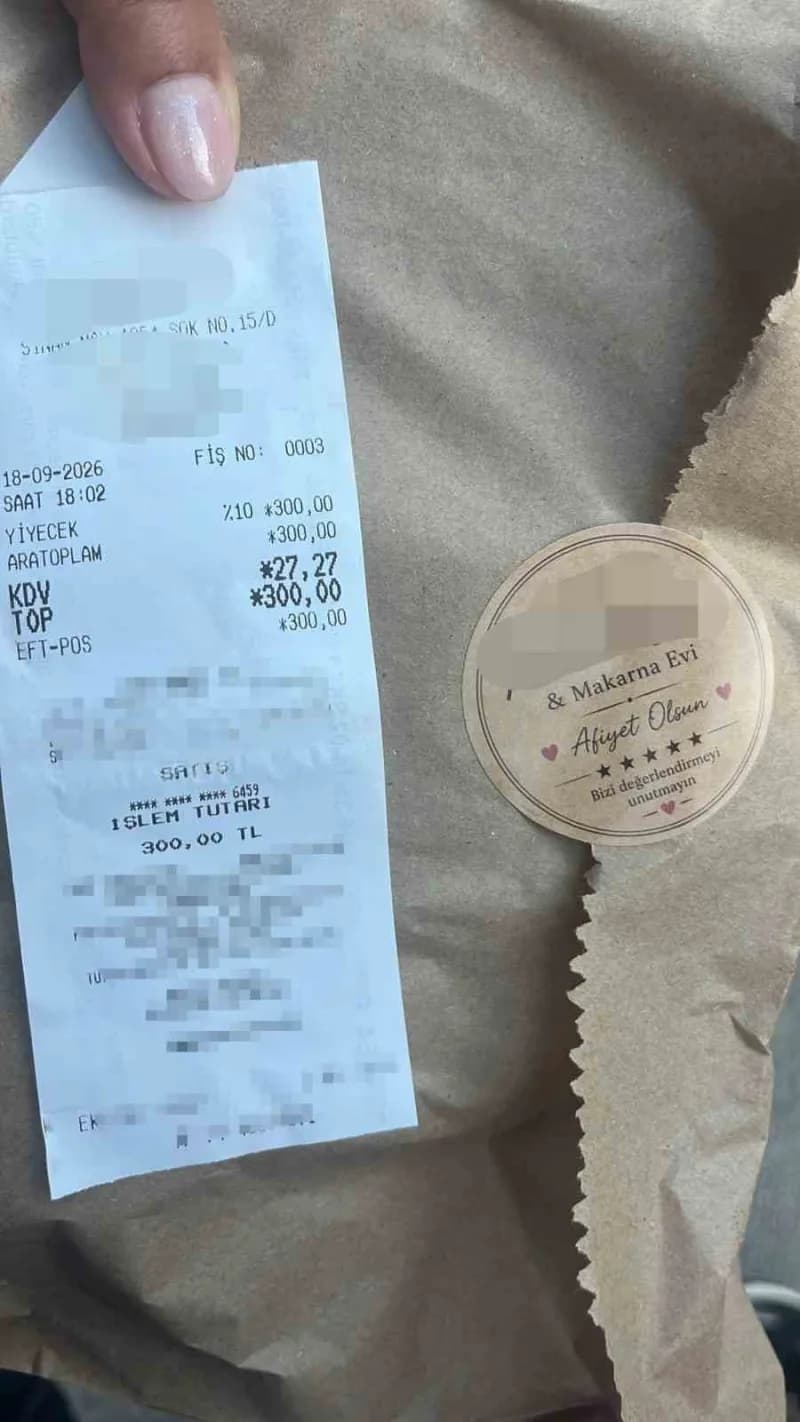 Antalya’da bir vatandaş online yemek siparişi uygulamasından söylediği yemek nedeniyle rahatsızlanınca siparişi verdiği