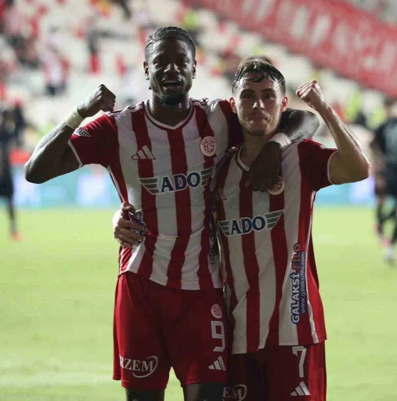Trendyol 1. Lig'in 8. Haftasında Antalyaspor, sahasında Vanspor FK'yi 3-0 mağlup etti.