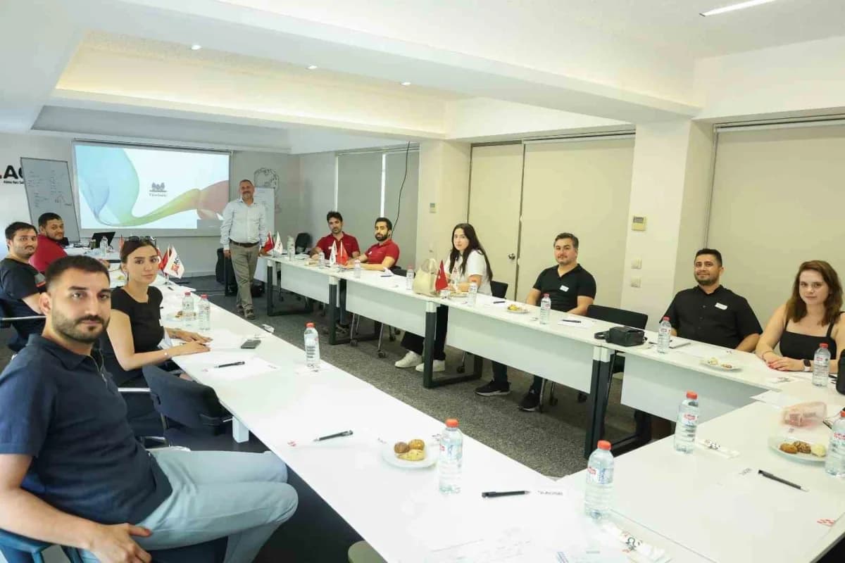 Adana Hacı Sabancı Organize Sanayi Bölgesi’nde (AOSB) Akademi eğitimleri kapsamında, sanayicilerin ve çalışanların Yönet