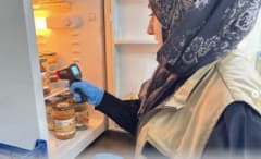 Ardahan’da okul kantini ve yemekhanelerinde yapılan gıda denetimi görüntüsü