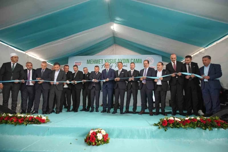 Arnavutköy Ömerli Mahallesi’nde ibadete açılan Mehmet Yusuf Aydın Camii dış görünümü