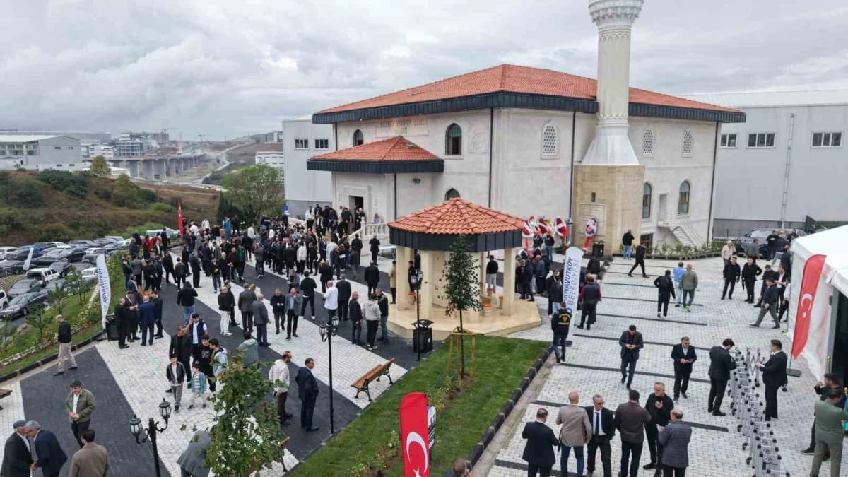 Mehmet Yusuf Aydın Camii, Çalışma ve Sosyal Güvenlik Bakanı Vedat Işıkhan’ın katıldığı törenle ibadete açıldı.