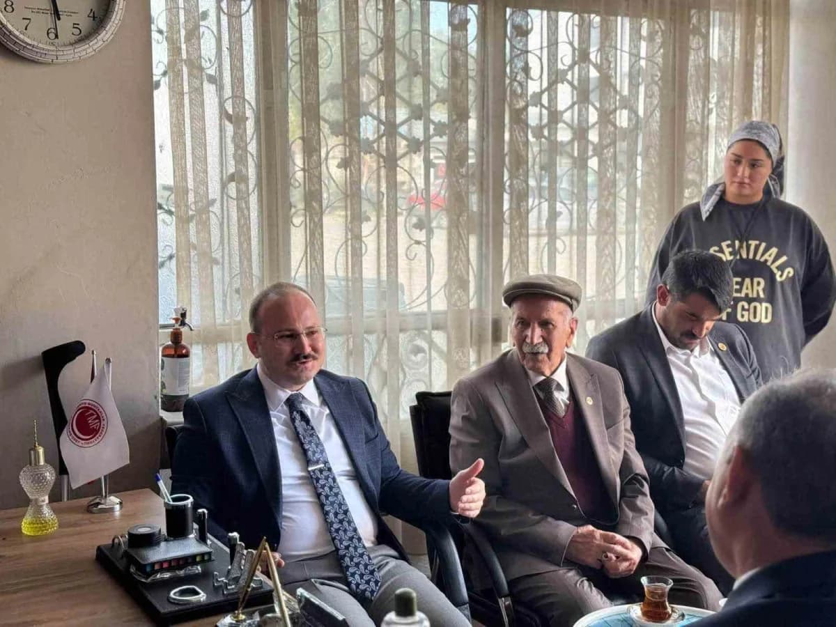 Arpaçay’da Kaymakam Güvenç ve Başkan Elma’dan muhtarlara ziyaret(KARS-iha)