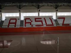 Arsuz Gülcihan Mahallesi’nde yapımı süren kapalı spor salonunun inşaat alanı ve Kaymakam Fatih Eroğlu incelemede