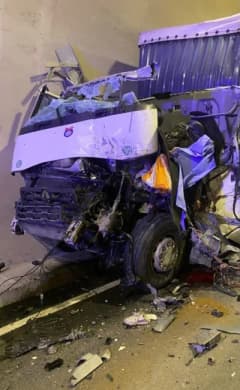 Artvin Yusufeli ilçesinde T-26 Tüneli içinde meydana gelen zincirleme trafik kazası sonrası olay yeri