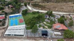 Muğla Marmaris İçmeler Asparan mevkiinde açılan kamp ve spor tesislerinde gençler spor yapıyor
