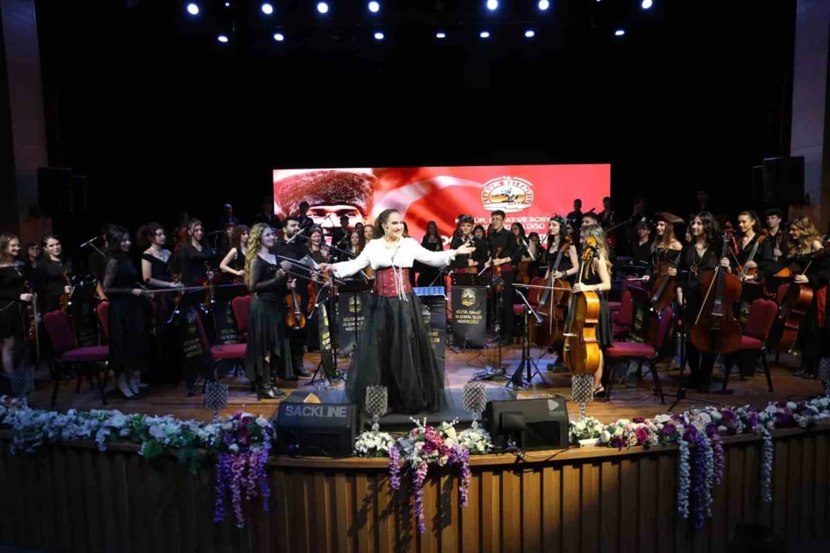 Samsun Atakum Belediyesi Ata Sahne Sanat Merkezi modern konferans salonu ve sahne görüntüsü