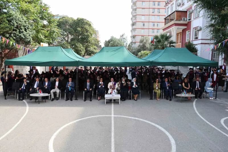 Atatürk Üniversitesi Açık ve Uzaktan Öğretim Fakültesi tarafından Azerbaycan’ın başkenti Bakü’de mezuniyet töreni düzenl