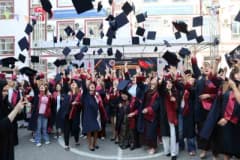 Atatürk Üniversitesi Açık ve Uzaktan Öğretim Fakültesi mezuniyet töreni Bakü’de düzenlendi, öğrenciler kep attı