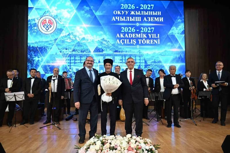 Atatürk Üniversitesi Rektörü Prof. Dr. Ahmet Hacımüftüoğlu, Kırgızistan-Türkiye Manas Üniversitesi Rektörü Prof. Dr. Alp