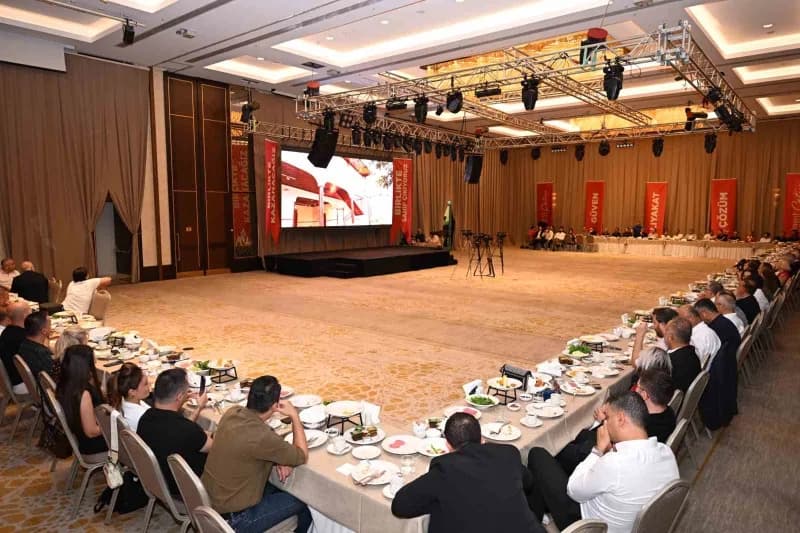 Basın mensuplarıyla bir araya gelen Çetin, adaylık sürecine ilişkin değerlendirmelerde bulunarak oda üyelerine ve Antaly