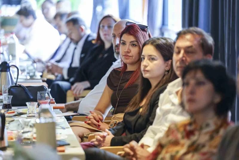 Antalya Ticaret ve Sanayi Odası (ATSO) Başkan adayı Hatice Öz, Aksulu iş adamları, yönetim kurulu ve üyeleri, Aksu'daki