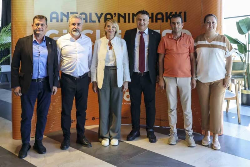 Antalya Ticaret ve Sanayi Odası (ATSO) Başkan adayı Hatice Öz, Aksulu iş adamları, yönetim kurulu ve üyeleri, Aksu'daki