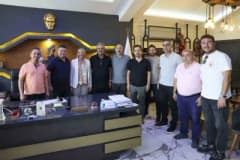 ATSO Başkan adayı Hatice Öz, Antalya Toptancı Hali’nde sektör temsilcileriyle görüşüyor