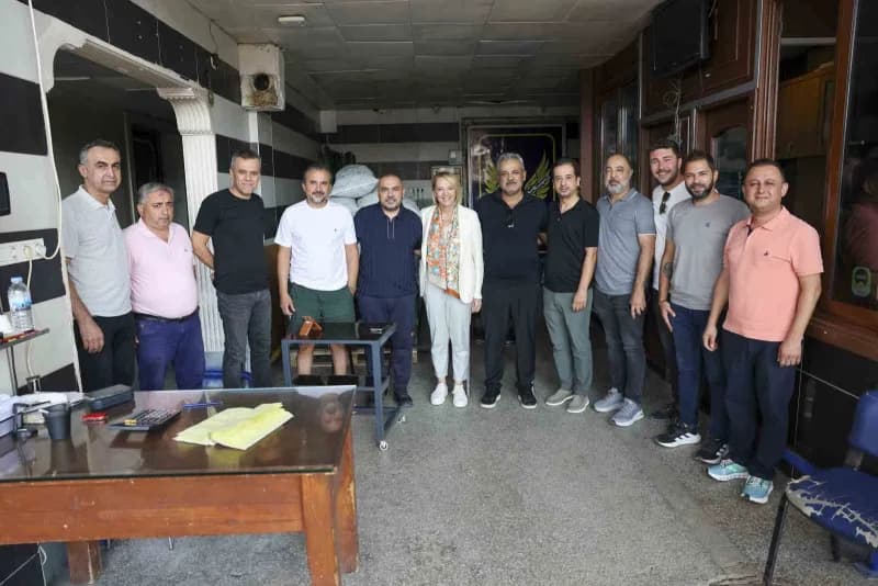 ATSO Başkan adayı Hatice Öz, seçim çalışmaları kapsamında Antalya Toptancı Hali'ni ziyaret etti.