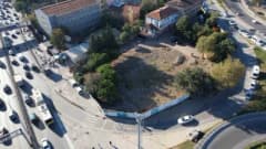 Avcılar Hacı Ahmet Tükenmez Camii yıkılan minaresi sonrası boş alan ve çevresinde inşaat yazıları