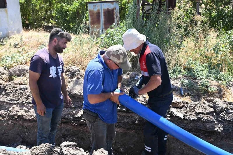 Manisa’nın Soma ilçesine bağlı Avdan Mahallesi’nde yaklaşık 30 yıldır kullanılan eski demir İçme Suyu hattı yenilendi. Y