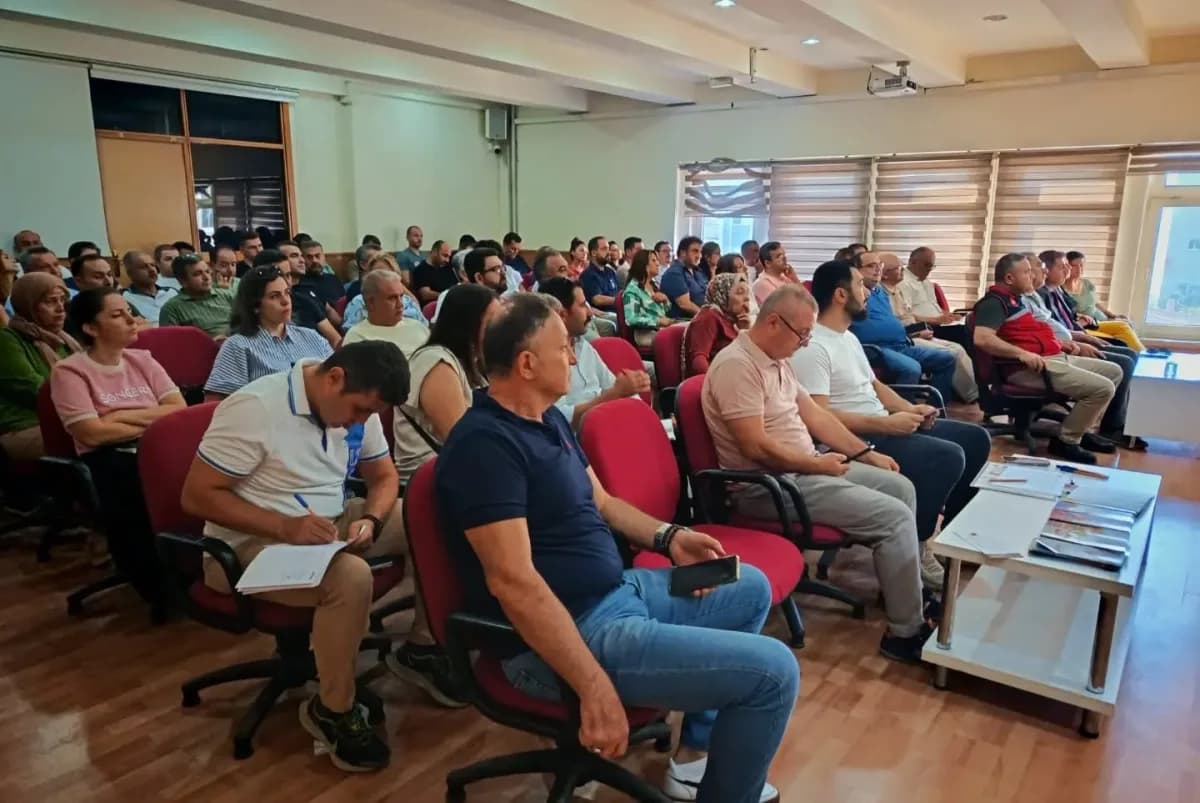 Aydın İl Tarım ve Orman Müdürlüğü personeline yönelik afet ve yangın farkındalık eğitimi gerçekleştirildi.
