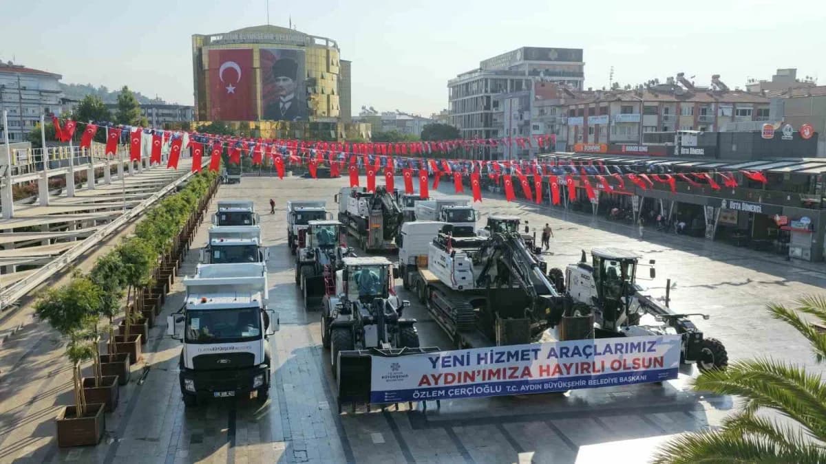 Aydın Büyükşehir Belediyesi, öz kaynaklarıyla 14 yeni hizmet aracını filosuna dahil ederken, toplam 150 milyon TL yatırı