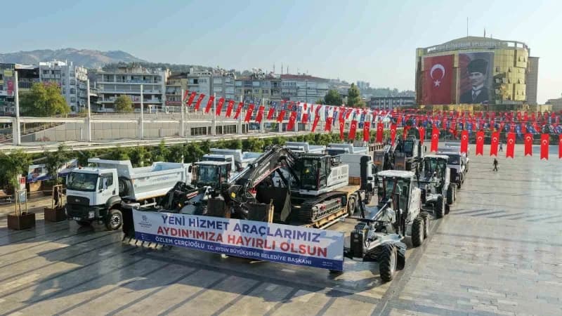 Aydın Büyükşehir Belediyesi, öz kaynaklarıyla 14 yeni hizmet aracını filosuna dahil ederken, toplam 150 milyon TL yatırı