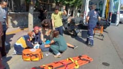 Aydın Efeler ilçesinde motosiklet kazası sonrası sağlık ekiplerinin müdahalesi
