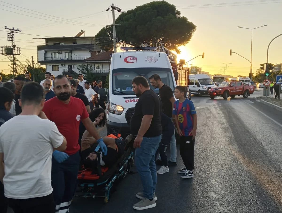 Aydın İncirliova'da beton mikseri ve servis araçlarının karıştığı trafik kazası sonrası olay yeri