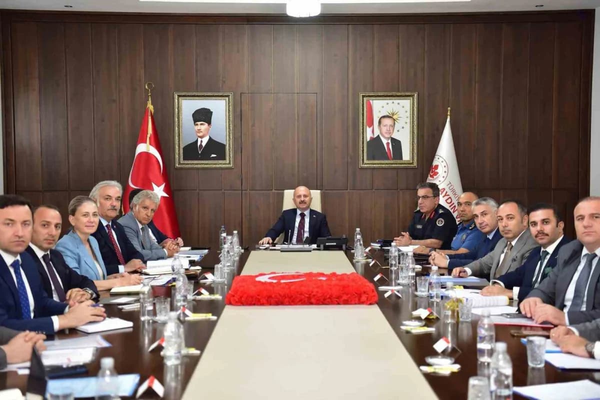 Aydın Valisi Dr. Osman Varol başkanlığında, öğrencilerin güvenli ve huzurlu bir Eğitim ortamında öğrenim görmelerini sağ