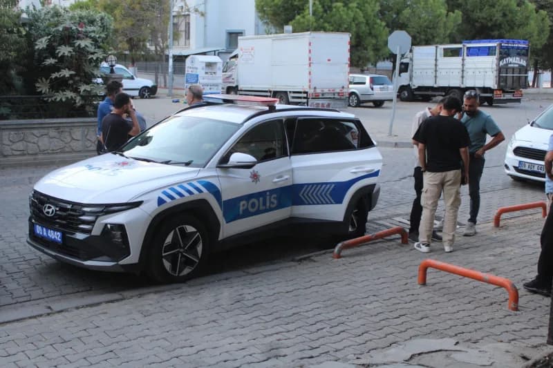 Polis ekipleri okulun çıkışını ve öğrencilerin güvenli şekilde evlerine ulaşmasını sağladı. Bölgede çok sayıda polis eki