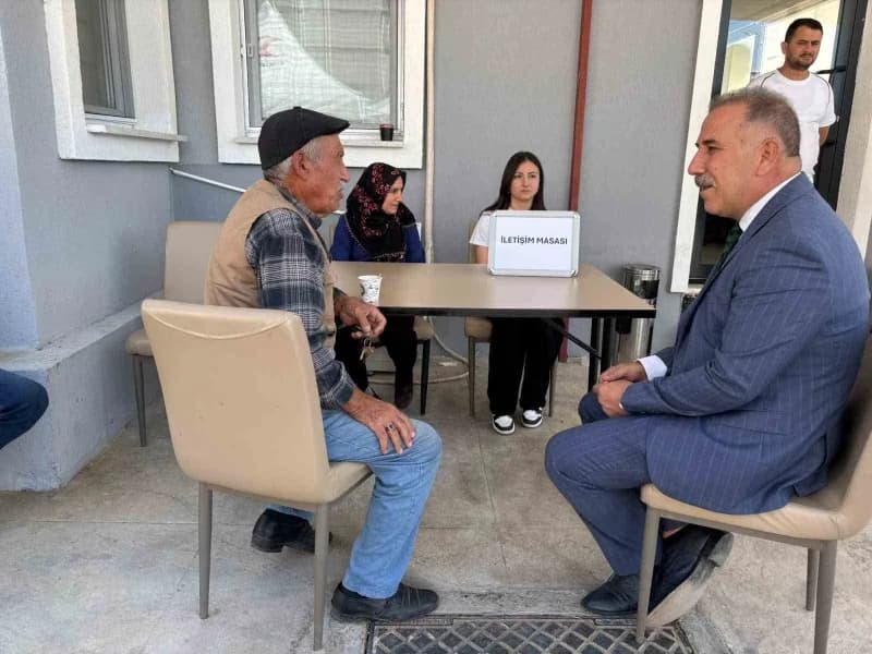 Aydın'da üniversite öğrencilerinin yeni eğitim-öğretim dönemi öncesinde yurt kayıt işlemleri başladı. Öğrenciler ve aile
