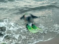 Aydın Didim Taşburun sahilinde dalgıç kıyafetli bir kişinin cansız bedeni kıyıda bulunuyor