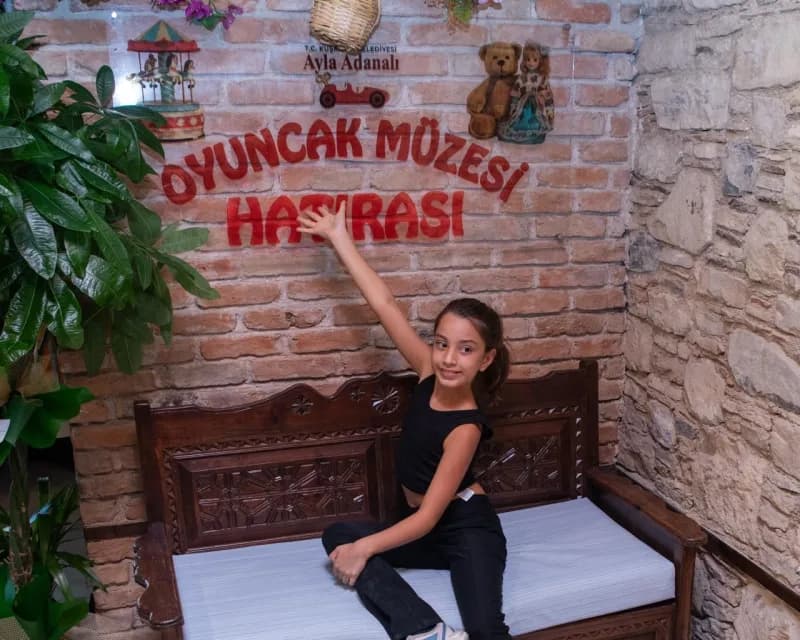 Aydın’ın ilk Oyuncak Müzesi olan Ayla Adanalı Oyuncak Müzesi, 18’inci yüzyıldan günümüze uzanan yaklaşık 1500 parçalık k