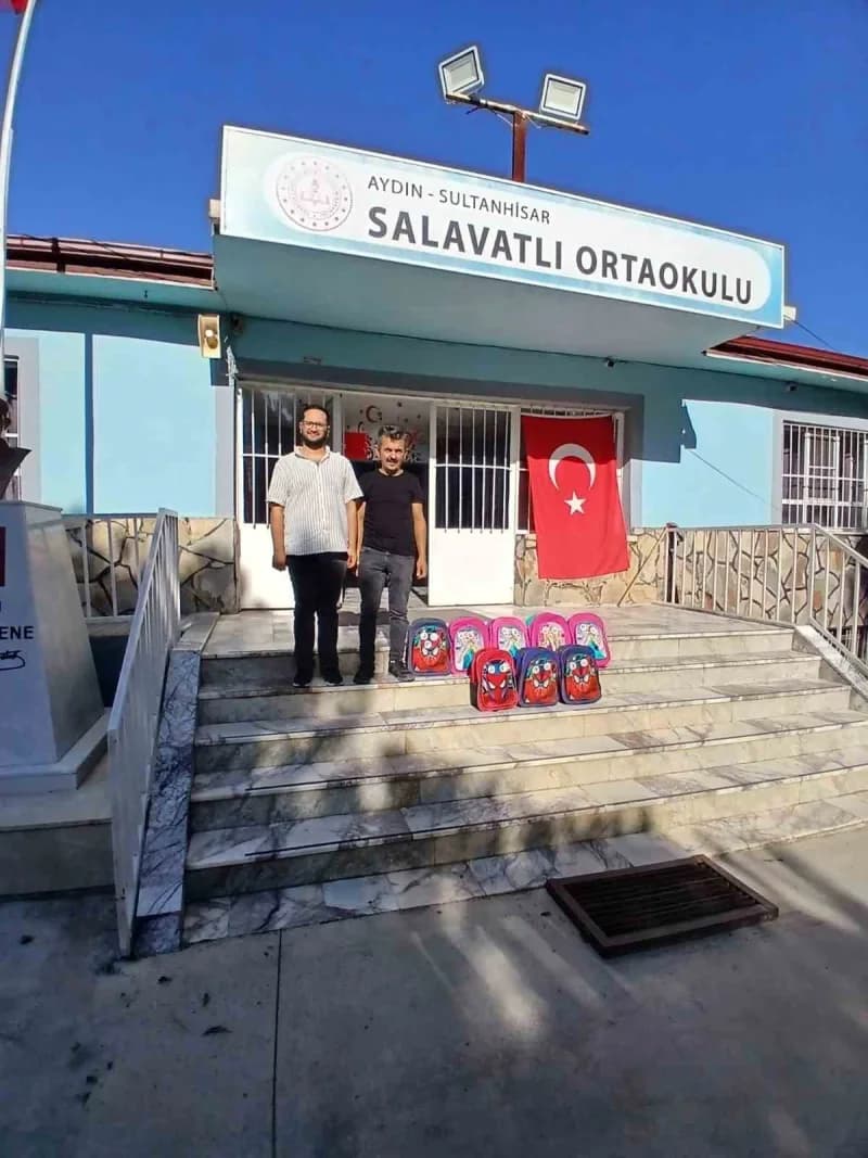 Aydın Sanayi Odası (AYSO) ve TOBB iş birliğiyle hazırlanan 500 okul çantası, Aydın’ın farklı ilçelerinde eğitim gören ih