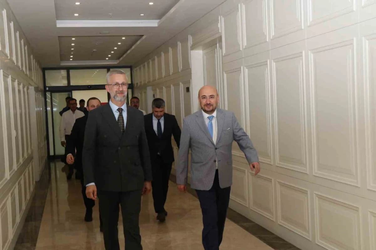 Ukrayna Ankara Büyükelçisi Naryman Dzhelialov ve beraberindeki heyetin AYTO ziyaretinde, Aydın’ın ekonomik potansiyeli i