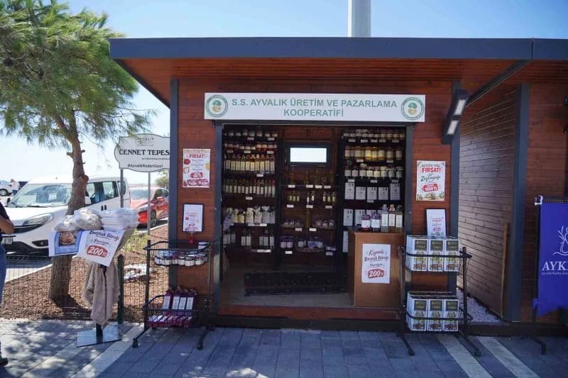 Ayvalık’ın yerel Üretim gücünü kadın emeğiyle buluşturan s.s. Ayvalık Üretim ve Pazarlama Kooperatifi, Cennet Tepesi’nde
