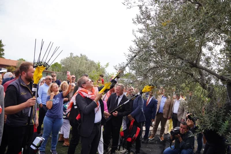 Ayvalık Belediye Başkanı Ergin; “Ayvalık’ımız Zeytin gibi köklü, Cumhuriyet gibi aydınlık olsun”