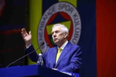 Aziz Yıldırım, Fenerbahçe mali genel kurulunda konuşma yaparken
