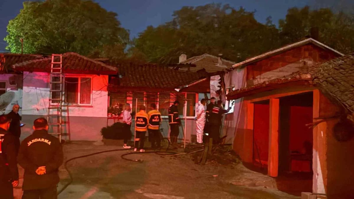 Kırklareli'nin Babaeski ilçesi Düğüncülü köyünde bir evde çıkan yangında 51 yaşındaki adam hayatını kaybetti.
