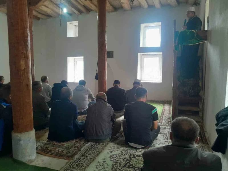Eskişehir Sivrihisar Babullu Köyü Gazi Camii’nde 50 yıl sonra kılınan Cuma namazı