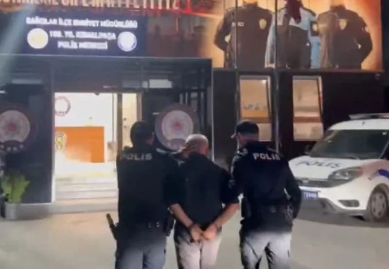 Bağcılar’da kadın fırıncıya saldıran şahsın polis tarafından gözaltına alınması