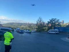 Bahçeşehir’de drone ile trafik denetimi sırasında havadan kavşakların görüntüsü