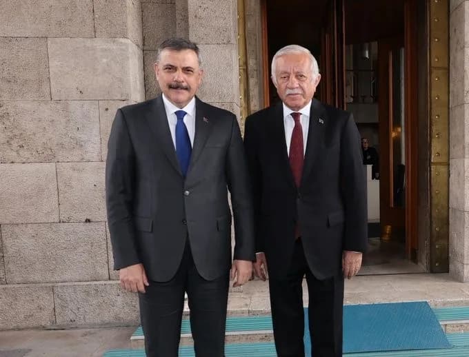 İçişleri Bakanı Mustafa Çiftçi, Türkiye Büyük Millet Meclisi (TBMM) Başkanı Numan Kurtulmuş’u ve Başkan Vekili Celal Ada