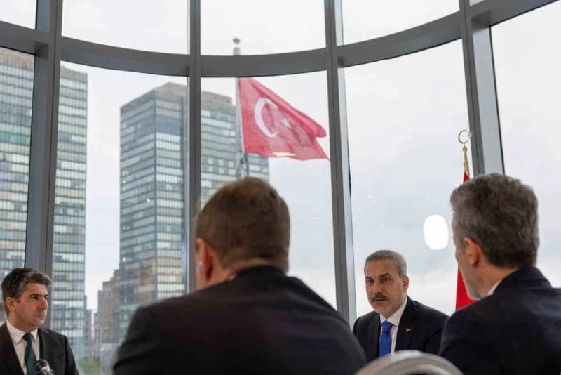 Dışişleri Bakanı Fidan, "Cumhurbaşkanımız ayrıca 16 ikili görüşme gerçekleştirdi. Her sene olduğu gibi ABD'de yaşayan va