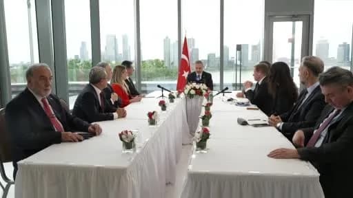 Dışişleri Bakanı Hakan Fidan BM 81. Genel Kurulu sonrası basın açıklaması yaparken