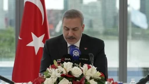 Dışişleri Bakanı Hakan Fidan BM 81. Genel Kurulu sonrası basın açıklaması yaparken