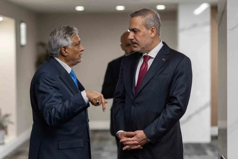 Dışişleri Bakanı Hakan Fidan, Sekizli Grup eş güdüm toplantısında konuşma yaparken