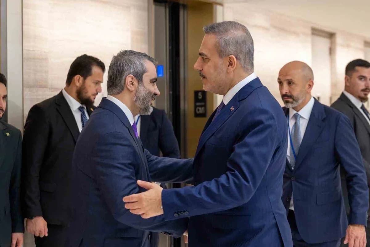 Dışişleri Bakanı Hakan Fidan, New York'ta Türkiye-Suriye-Suudi Arabistan Üçlü Dışişleri Bakanları toplantısına ev sahipl