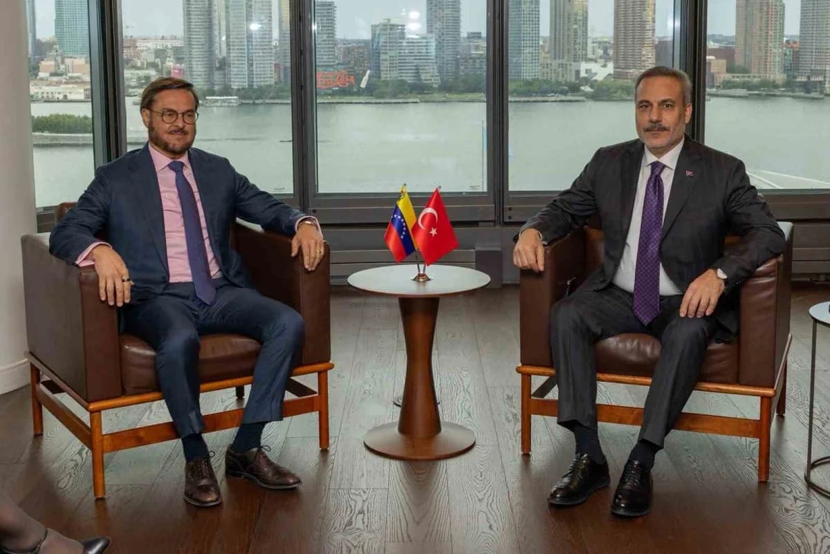 Bakan Fidan, Venezuela Dışişleri Bakanı Felix Plasencia Gonzales ile bir araya geldi