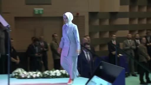Aile ve Sosyal Hizmetler Bakanı Mahinur Özdemir Göktaş, şehit yakınları ve gazilerle birlikte düzenlenen kura töreninde