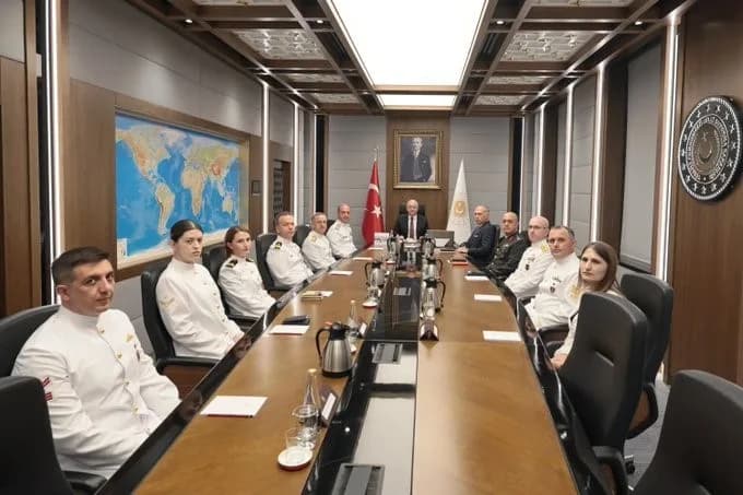 Milli Savunma Bakanı Yaşar Güler, Preveze Deniz Zaferi’nin 488’inci yıl dönümü dolayısıyla Deniz Kuvvetleri Komutanı Ora