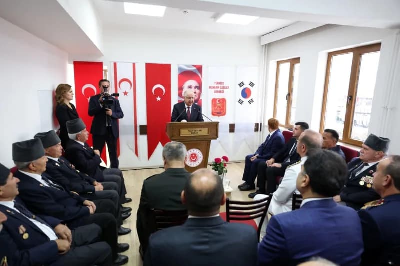 Milli Savunma Bakanı Yaşar Güler, "Gazilik, şanlı tarihimizde ve milletimizin vefakâr gönlünde daima büyük bir şeref ve